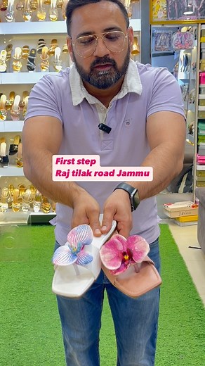 2.7K views · 207 reactions | Hum Pagal nahi hai bhaiya hamara dimag kharab hai  | Manish Sawhney | Facebook