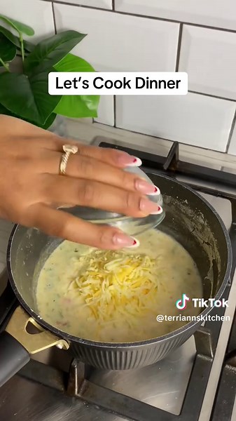Curry Chicken Dinner with Rice and Mac and Cheese