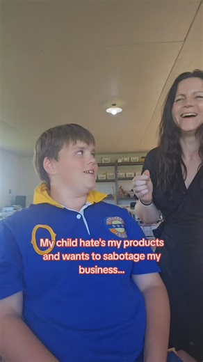 Why is your middle child so brutal!!! Ps EVERY fragrance is insanely delicious and SOLD OUT last year (like so sold out even Brooke had to miss out!!!) Christmas Pine & Gingerbread & Rum launching 7pm tonight.. Christmas Pud will be released as soon as the labels land | Pretty Soul Stories
