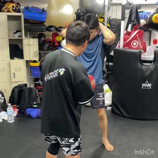 ボディー打ちで3人悶絶 #ボディーブロー #悶絶 #ダウン #bodyshot #bodyshots #ko #キックボクシング練習 #kickboxingworkout #workout