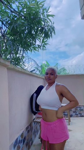 officialjulietsimeon (@officialjulietsimeon)’s videos with original sound - Colour festival editions