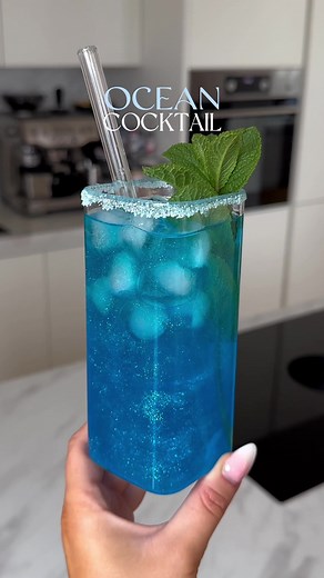 Blue Cocktail Recipes for Weekend Fun