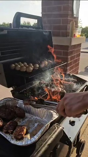 Talk of the town: Alpha Week 8! We do BBQ! Lots of food, lots of fun, ty Chef Alan, we love your cooking! And everyone was enjoying hot summer time🔥 🥵 #churchbbq #bbq #alpha #alpha2025 #alphagathering #goodfood #sharevideo #alphafun #sharingiscaring #allsaints #allsaintsanglican #markhamchurch #allsaintsmarkham #allsaintsanglicanchurch #allsaintschineseanglican | Allsaints Markham
