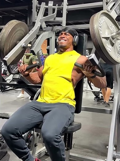 MACHINE CHEST PRESS WORKOUT🔥