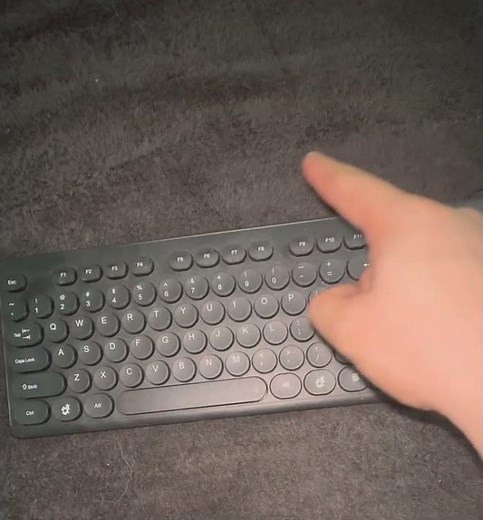 HOW TO PRESS "F4" ON A KEYBOARD