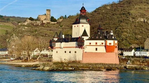 Rhine River cruise with Castle Pfalzgrafenstein and Luxury Tour Switzerland | Brigitte Heller