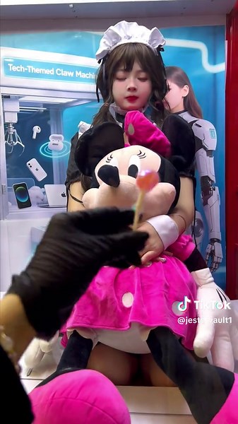 Exciting Day 6 of the Maid Claw Machine Experience