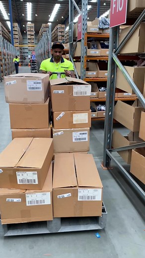 Warehouse Worker Daily Tasks and Operations