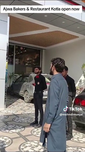 Ajwa Bakers & Restaurant Kotla: Delicious Treats Await!