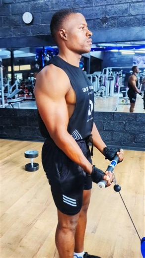 Your biceps need THIS cable curl technique #gymtips #musclegain