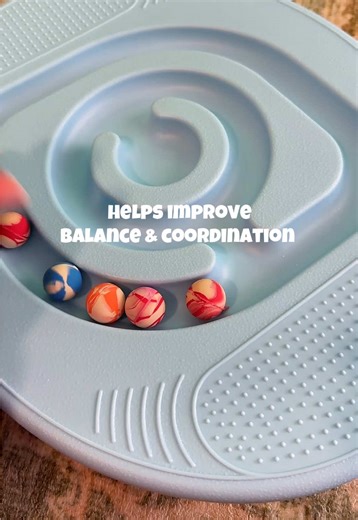 Sports conditioning made fun! This balance board is a fun way to work on balance, coordination and core strength! 💪 #balanceboard #corework #balance #coordination #kidsbalanceboard