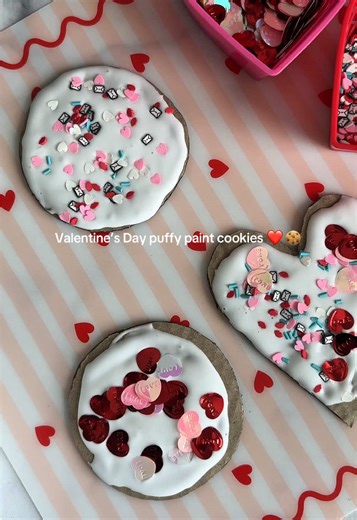 Valentine’s Day puffy paint cookies 🍪💖 No baking required—just equal parts glue shaving cream mixed together for the fluffiest “icing.” Then let the kids go wild adding glitter, sequins, sprinkles, and all the love to their cardboard cookies. Once they dry they’re puffy and squishy! #kidsactivities #sensoryplay #kidscrafts