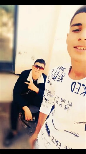 Vidéos de عبدو حرابي (@abdo_la_roma) avec Zharha feli ybakiha - Yacine Tigre