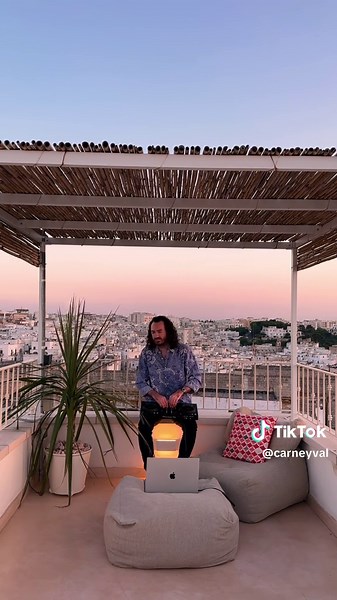 Captivating Mashup Songs to Elevate Your DJ Sets