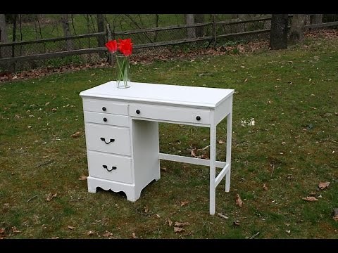 How to Paint Laminate Furniture