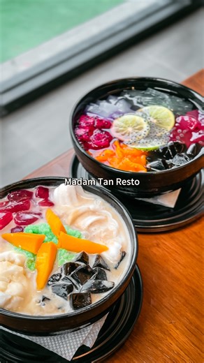 Bagus Mandala on Instagram: "Resto tercantik dengan view laut di Jogja @madamtanindonesianfood ada di @obelixseaview Masih fresh banget baru open guys, kalian bisa agendain kesini sambil nonton pementasan tari yang hits banget di Jogja Aksesnya pun juga gampang naik Motor / Mobil tinggal ikutin Sign Obelix yg ada diatas disepanjang jalan, dah langsung ketemu deh 📍Area Hutan, Giricahyo, Purwosari, Gunung Kidul Regency, Special Region of Yogyakarta 55872"