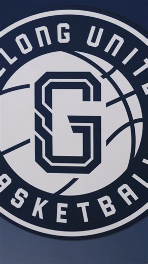 Great to have Mackenzie Holmes at practice with our U12.1 girls ahead of their Australia Day tournament 🤩 We love seeing our Venom superstars out in the Geelong community connecting with our next generation of ballers 💙 #PureVenom | Geelong Venom