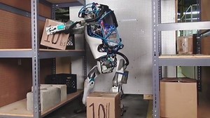 6.5K views · 77 reactions | The Hadrian X brick-laying robot can lay 100 bricks an hour & build an entire house in 2 days! Just one of the coolest robots of 2016 - see them all TONIGHT on #YearInSciTech special 7ET on Discovery Canada. | Daily Planet | Facebook