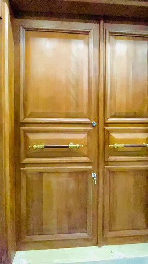 Exploring Elegant Interior Design with Spacious Layout