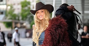 Beyoncé Just Dropped Her Super Bowl Photos — And The Looks Were Worth The Wait