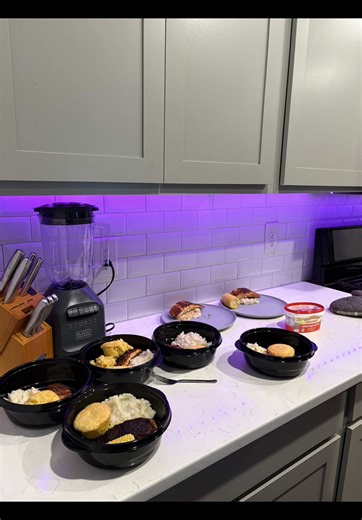 Meal Prep With Me 🩷 #fyp #wheresbrenda #mealprep #mealprepwithme #cookingvlog