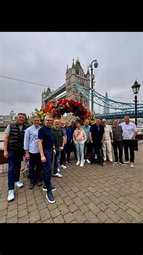 Goodbye 2025......it's been a blast! A special thank you to all our guests. You are amazing and help this small family business thrive year after year. We feel blessed. Thank you. 🥰 | Visit London Taxi Tours