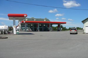 Jak wygląda budowa i prowadzenie własnej stacji paliw?