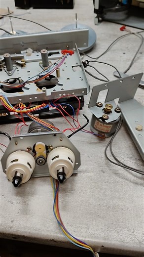 TEAC R-9000: Exploring the Vintage Sound Masterpiece