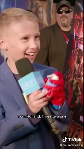 infinity was premiere (pt.1) #chrishemsworth #tomholland #tomhiddleston #markruffalo #zoesaldana #benedictcumberbatch #avengers #mcu #fyp #marvel