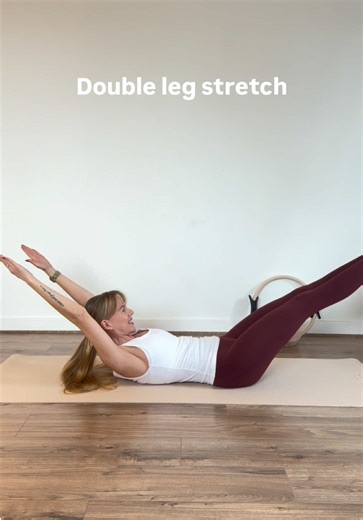 Day 7 of 31: Double Leg Stretch ✨ Double Leg Stretch builds on the work from Single Leg Stretch and really challenges our coordination and control. As the arms and legs reach away from the body, the abdominals have to work hard to keep the torso lifted and stable. It’s all about maintaining that strong centre while the limbs move out and back in. This exercise will: ✨ Strengthen the abdominals ✨ Challenge coordination between the arms, legs and breath ✨ Improve control and stability through the 