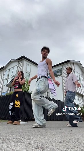 Trio Dance Videos: Creative Choreography for Three