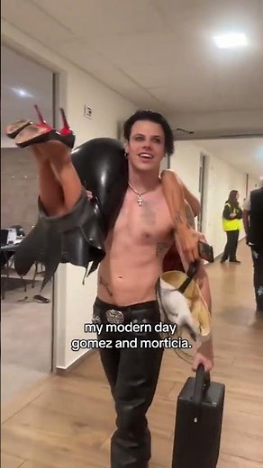 ‪@yungblud‬ ‪@JesseJoStark‬ they own halloween let’s be real. #yungblud #jessejostark #halloween