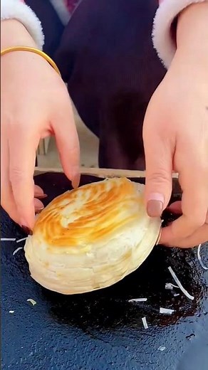 Chinese Burger Fried eggs with ham