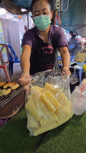Traditional Thai Grilled Snacks #streetfood #bkk #food #thaifood