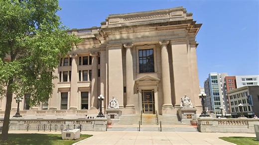 Former Muncie woman sentenced to 30 months for $930,000 in FAFSA fraud