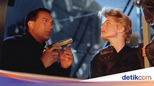 Under Siege (1992): Aksi Steven Seagal dalam Menghadapi Serangan Teroris