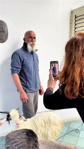 Giacomino & Pongo Casting - 🎬 I casting continuano online 📍 Residenti isole Eolie Per candidarsi inviare: 📸 3 foto recenti – Primo piano – Mezzo busto – Figura intera (preferibilmente con sfondo neutro) ⭐️Specificare: • Nome e Cognome • Taglia giacca / pantalone • Altezza • Età • Numero di cellulare • Email 📩 Inviare a: 3is.castingextras@gmail.com 🌬️Passate parola. Le Eolie tornano sul set. 🌋🎥