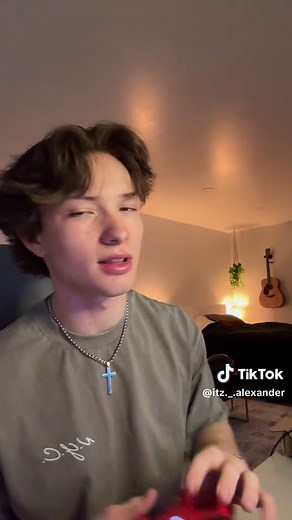 Chase Atlantic Slow Down: Lyrics and Concert Insights