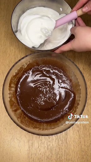 La MEILLEURE Recette de Mousse au Chocolat en 3 Ingrédients