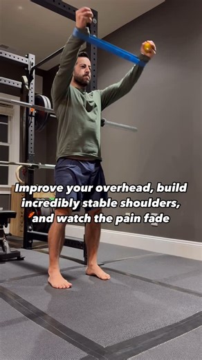 THE MUSCLE & MOBILITY MAKER on Instagram: "CORE BRACING GOING OVERHEAD This is a great simple set up that you can use to help teach yourself how to brace well when you’re performing overhead work. Grab a mini loop band and two lacrosse balls (or tennis balls, anything that you can squeeze and crush in your grip). Place the mini loop band around both wrists and hold your lacrosse balls, squeezing them tightly in each hand. Place both feet parallel to one another about hips distance apart and esta
