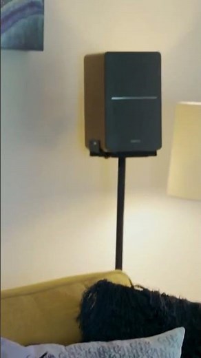 Universal Speaker Stands: Easy Assembly and Adjustable Heights