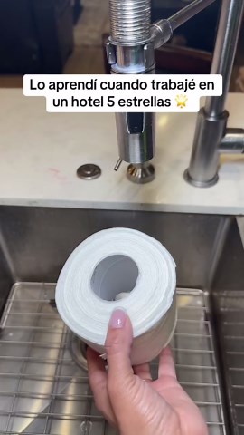 Lo aprendí cuando trabajé en un hotel 5 estrellas 🌟 #hacks #lifetips #cleaning #lifehacks #hacks