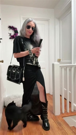 Silver Hair Goth Look: How to Style Silver Hair for Goth Aesthetics