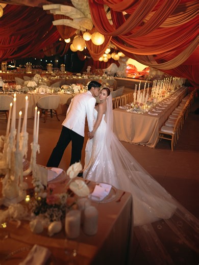 Will the real Mr. and Mrs. Napoles please stand up?! 🤣 Congratulations to Kim Molina and Jerald Napoles who just got married at a lovely and heartfelt wedding, followed by a mermaid-inspired reception. 🧜‍♀️🐚 Truly, it was a night of love and laughter for this longtime couple! 🫶🏻 Video credits: Kim Molina , Jerald Napoles , @otdstorytellers, La Belle Fête Cover photo credits: Metrophoto | Bride and Breakfast