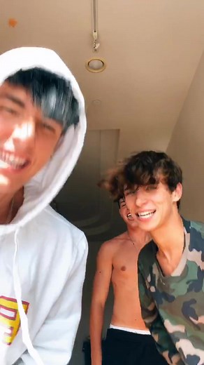 Blake Flexes on Us with Bryce Hall on Real Quick