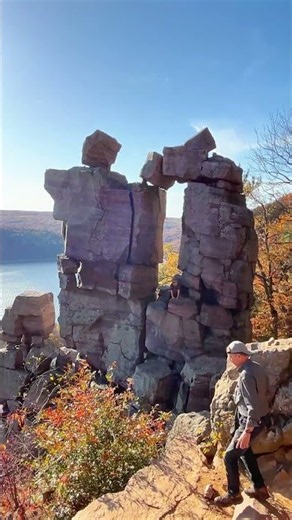 Fall colors in Wisconsin Dells State Park's are amazing! #shorts #lovethedells