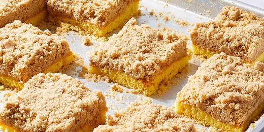 My Grandma’s Ridiculously Easy Crumb Cake Recipe Starts With a Box of Bisquick