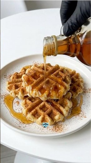 Apple Cinnamon Waffles for Cozy Mornings