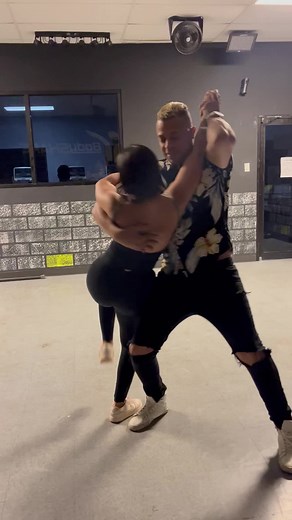 Bachata guajira con una de mis nuevas coabey girl ! Unete a la gran familia de coabey dancers #viralreels #clasesdesalsaybachata | COABEY DANCE ACADEMY