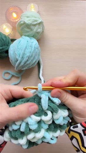 CROCHET PATTERNS: NO-SEW, QUICK & EASY on Instagram: "Loop Stitch Dusting Mitt pattern available in my Etsy Shop. You may find link in bio #crochetpattern #dustingmitt #loopstitch"